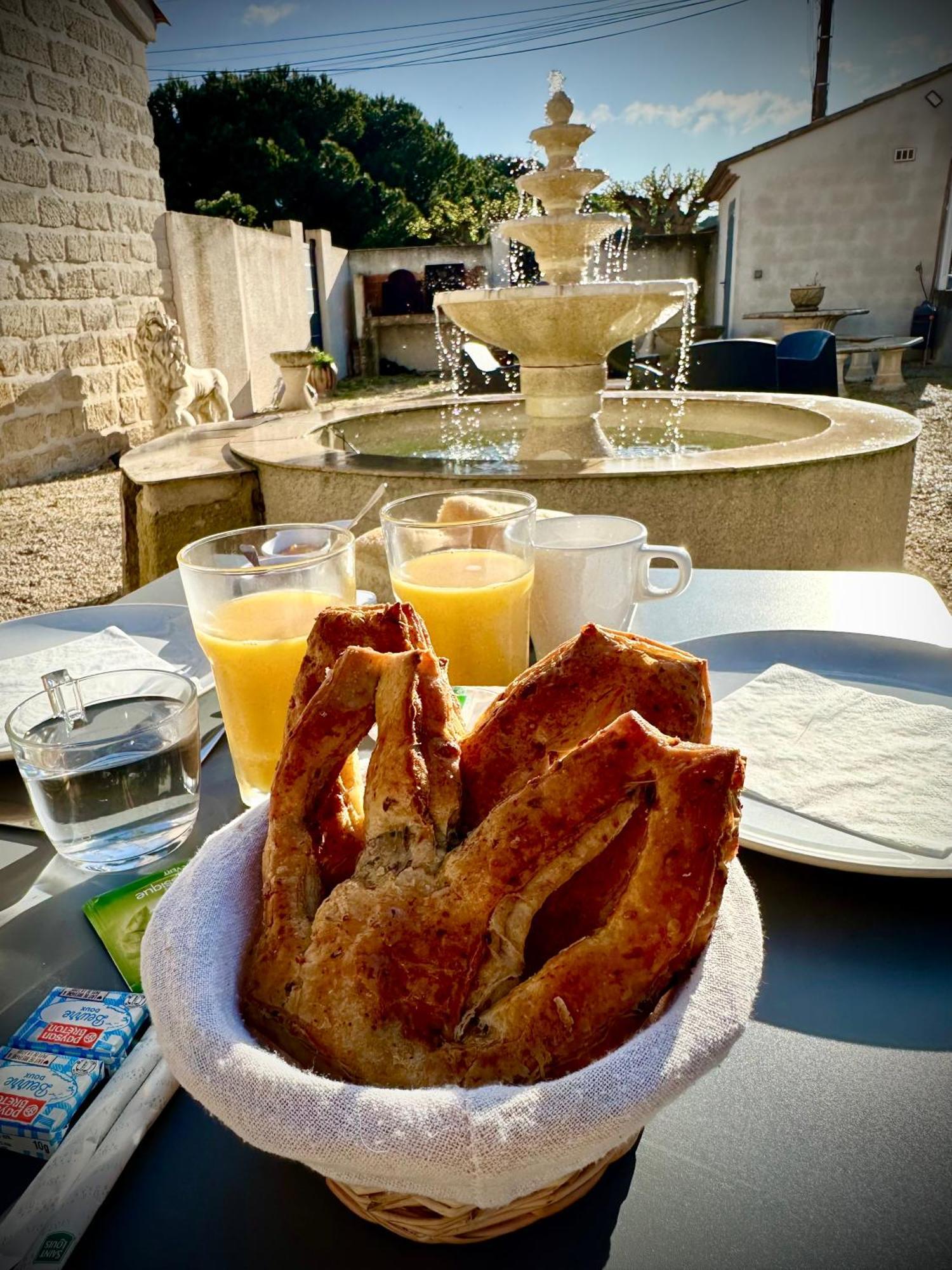Les Appartements Du Mas - Rose Marie Aigues-Mortes Exterior foto
